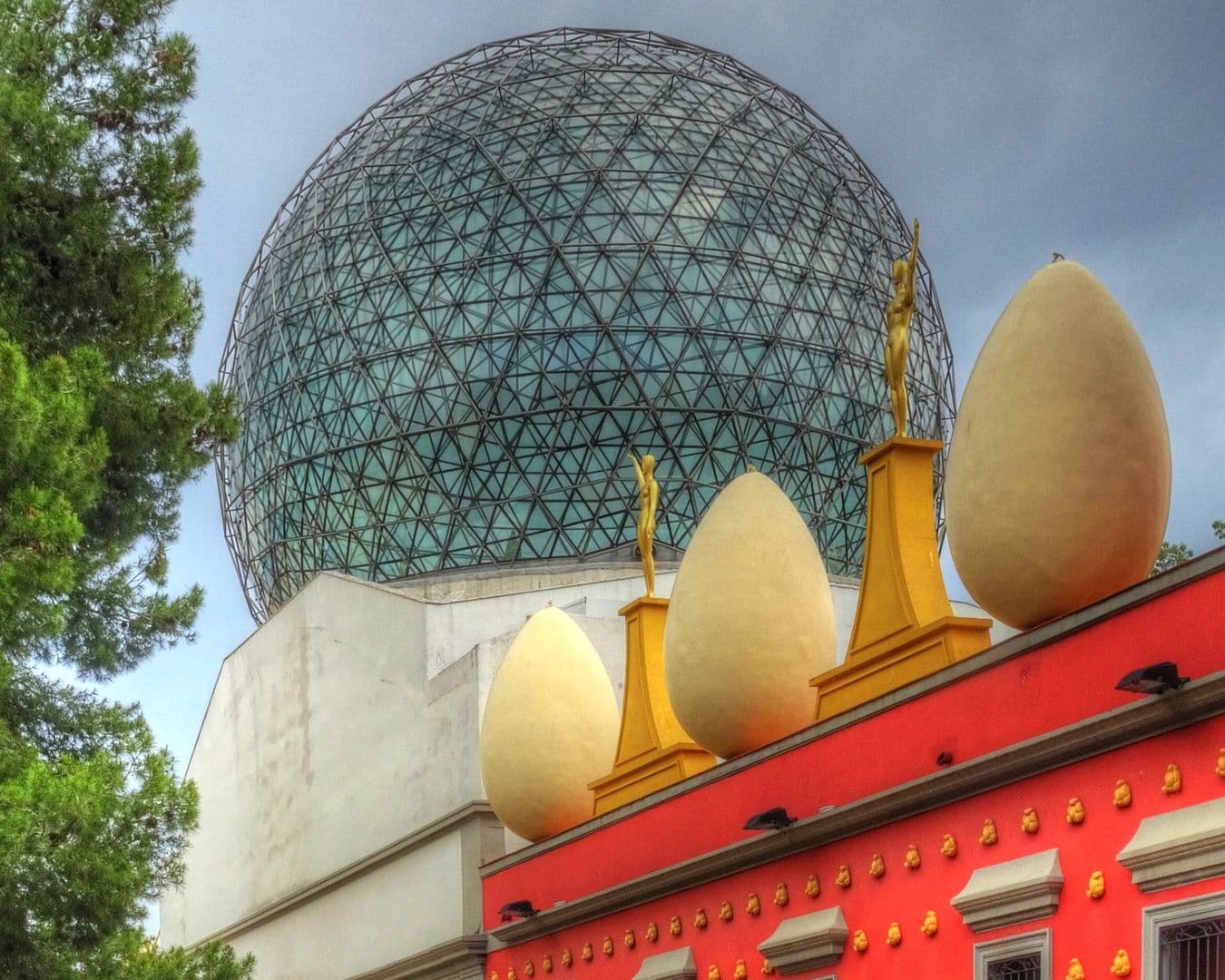Figueres: Dali Theater Museum Ticket & Audio Tour