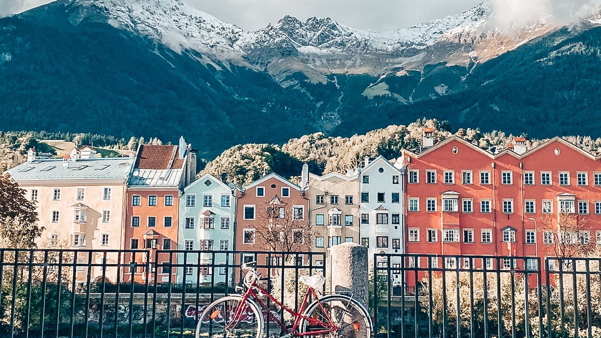 Innsbruck: Historical Tales, Photo Spots & Desserts Audio tour