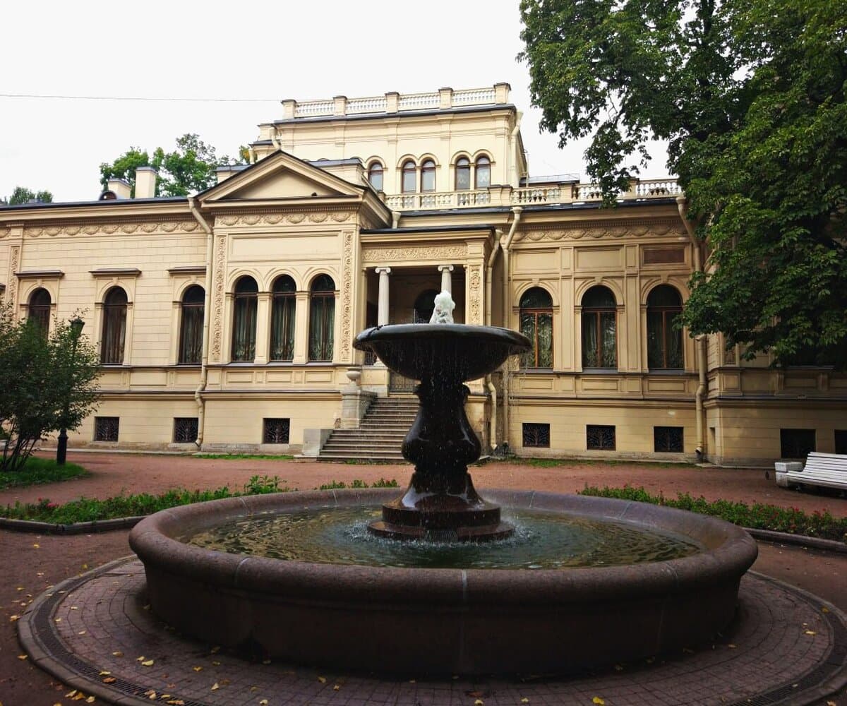 Коломна — кусочек настоящего Петербурга