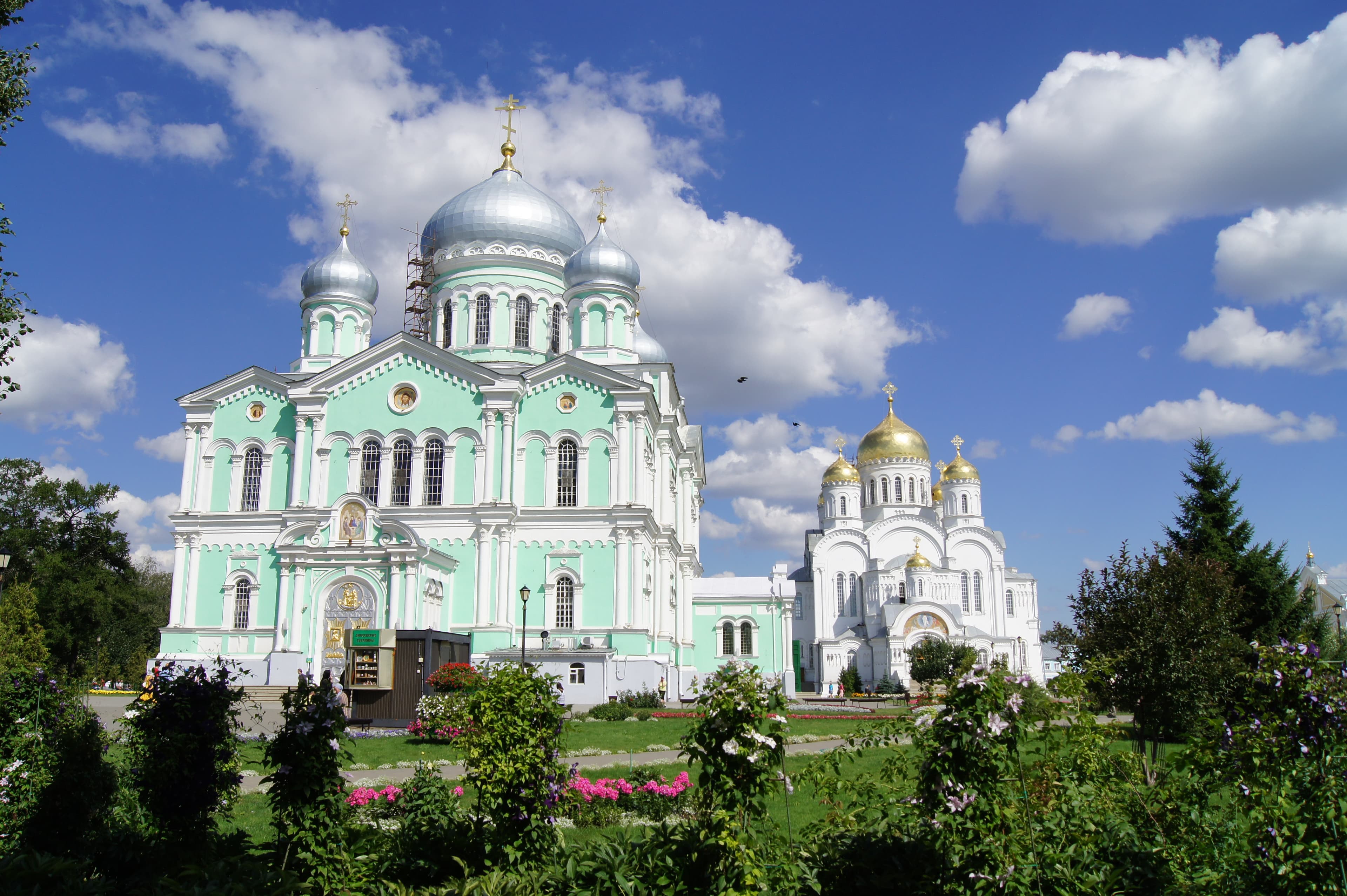 В Серафимо-Дивеевский монастырь из Нижнего Новгорода