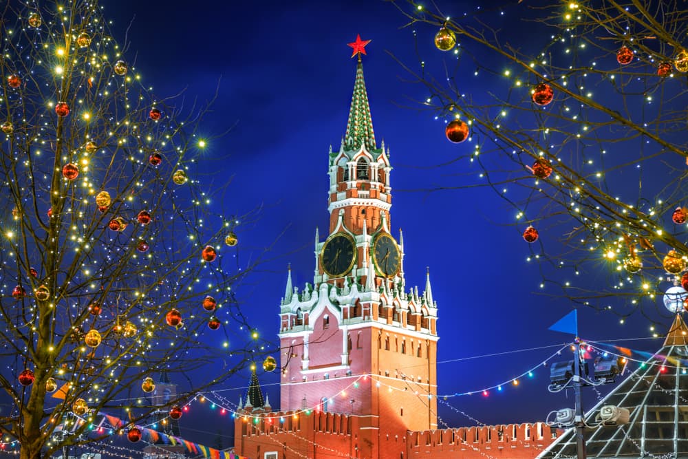Пешком по страницам истории Москвы: персональное погружение в тайны Кремля и легенды авиации