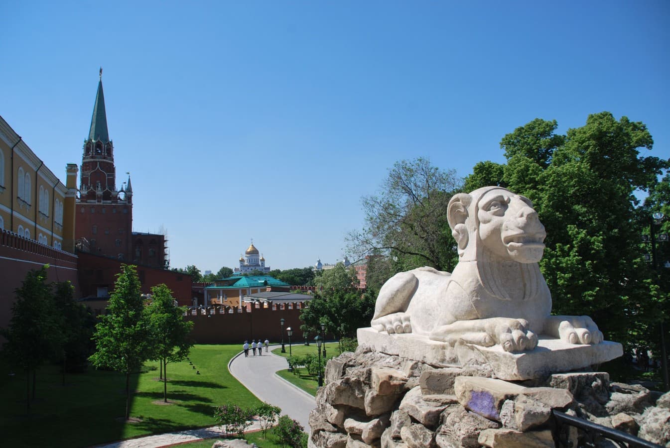 Экскурсия с заданиями для детей 6-11 лет по Александровскому саду