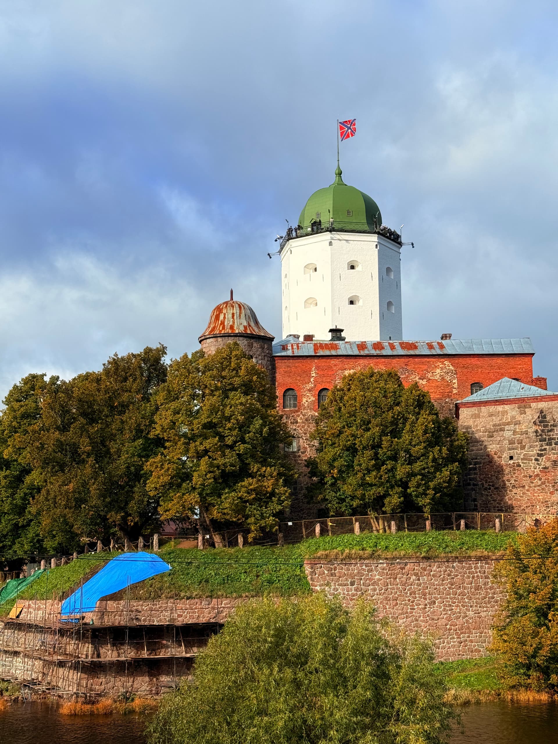 Из Петербурга — в старинный Выборг