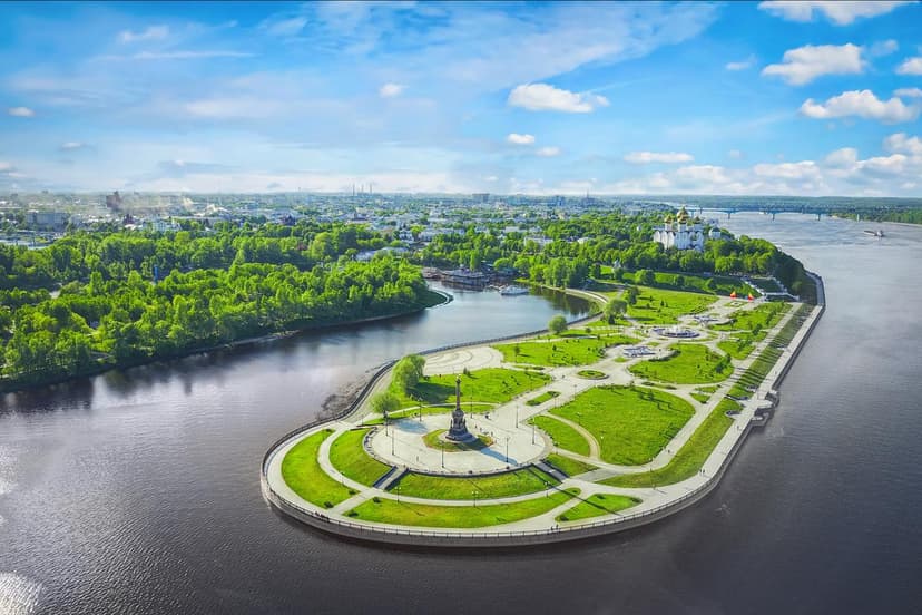Ярославль и Кострома. Волжская набережная, соборы и монастыри