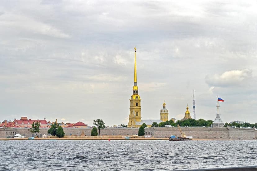 Воскресенье. Автобусная экскурсия «Петровский Петербург». Экскурсия по территории Петропавловской крепости