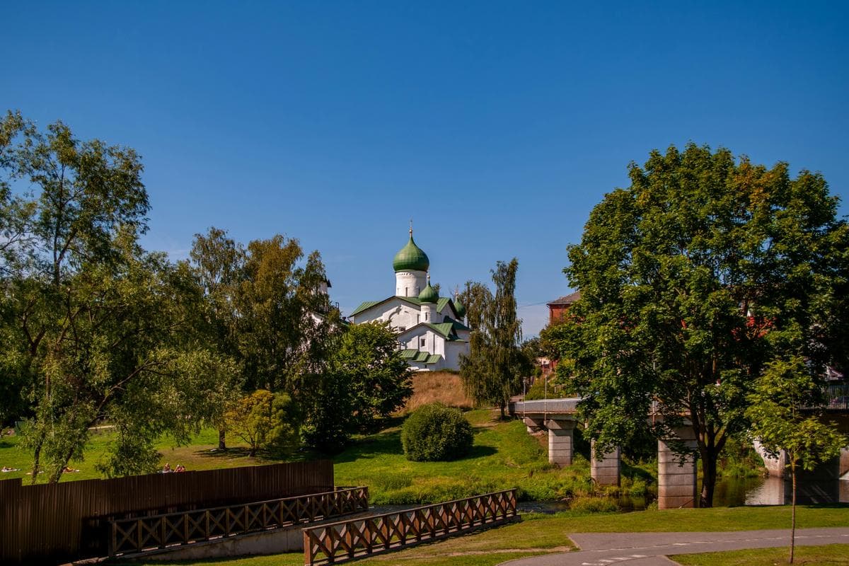 Экскурсионный тур в Псков с отдыхом в Изборске на 5 дней. Лето-осень