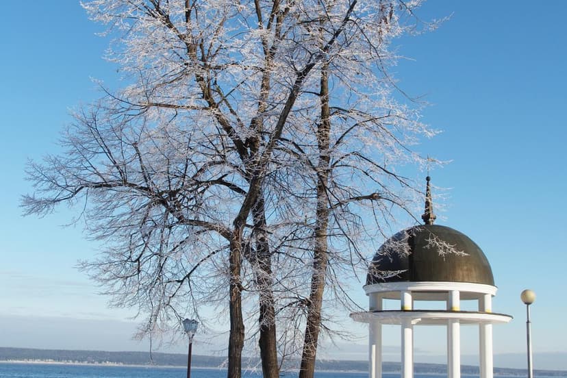 Обзорная экскурсия по Петрозаводску. Мастер-класс по приготовлению калиток. Национальная карельская деревня Киндасово