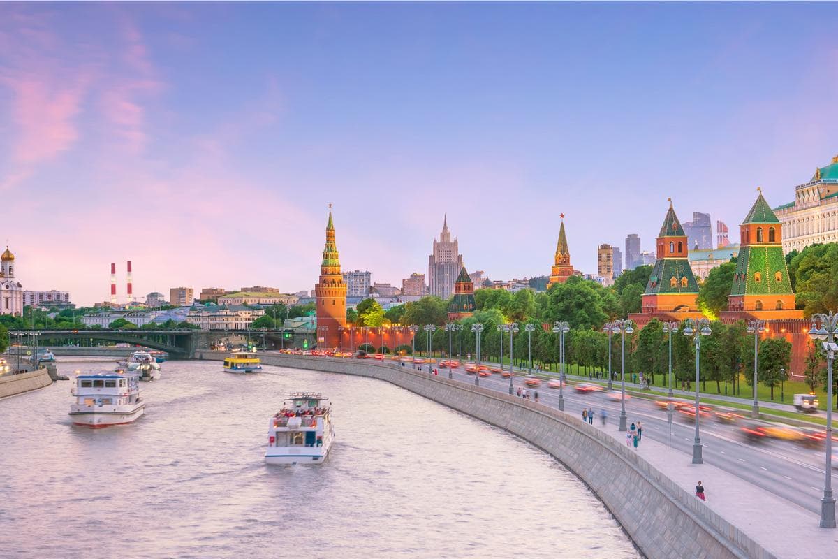 Москва собирает друзей на 7 дней