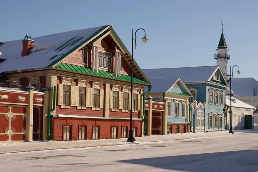 Прибытие. Автобусная обзорная экскурсия по городу «Новогодняя столица». Новогодний банкет по желанию