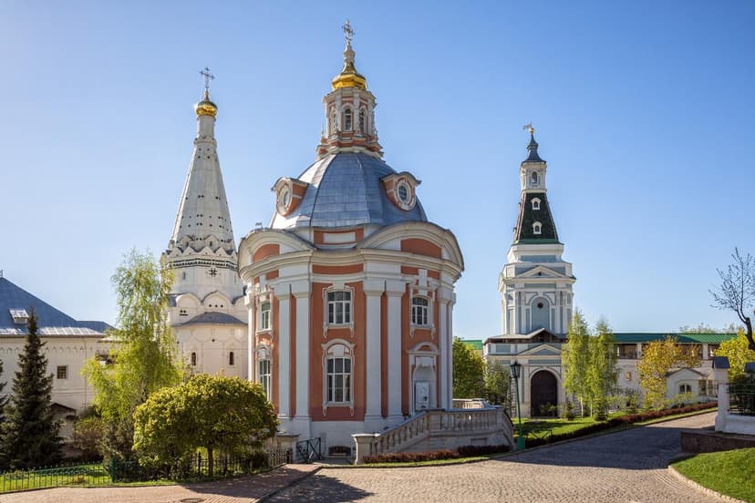 Отправление из Москвы. Сергиев Посад, Переславль-Залесский и Ростов Великий