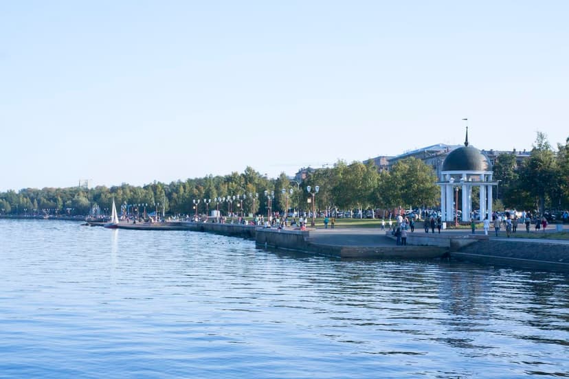 Прибытие в Петрозаводск. Знакомство с городом. Загородная экскурсия