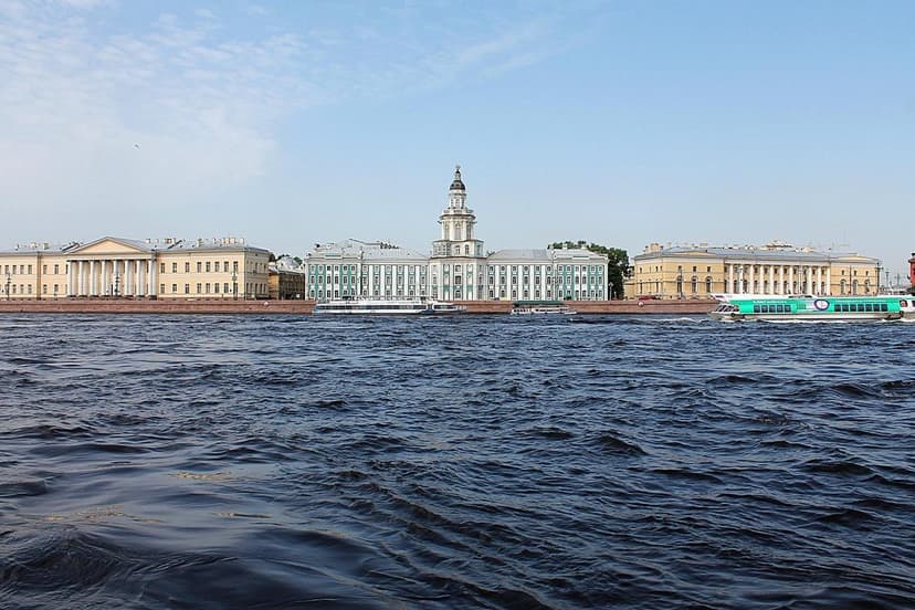 Воскресенье. Автобусная экскурсия «Петровский Петербург». Экскурсия по территории Петропавловской крепости
