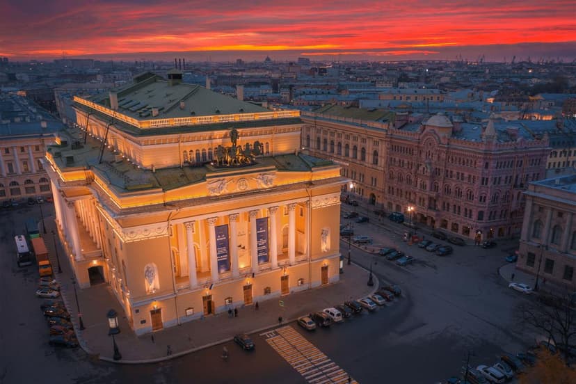 Пешеходная прогулка на вечернее мероприятие. Посещение спектакля «Щелкунчик» в Михайловском театре