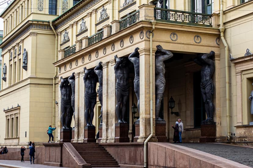 Среда. Автобусная обзорная экскурсия по Санкт-Петербургу. Эрмитаж