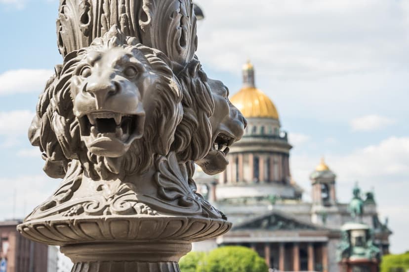 Тематическая обзорная экскурсия «Львы стерегут город». Экскурсия в Зоологический музей. Посещение Океанариума Посещение Океанариума